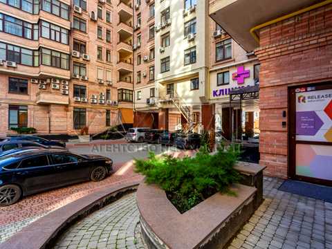 комерційна за адресою Круглоуніверситетська вул., 3-5
