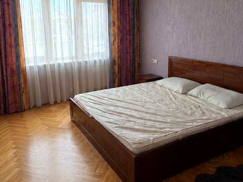 квартира за адресою Наукова вул., 13