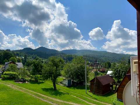 будинок за адресою с. Шешори, Шевченка, 107