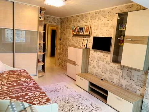 квартира за адресою Київ, Різницька вул., 8