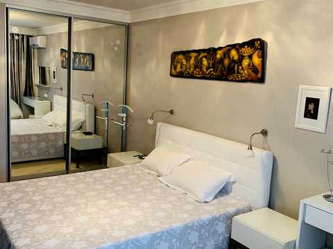 квартира за адресою Київ, Різницька вул., 8