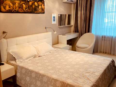 квартира за адресою Київ, Різницька вул., 8