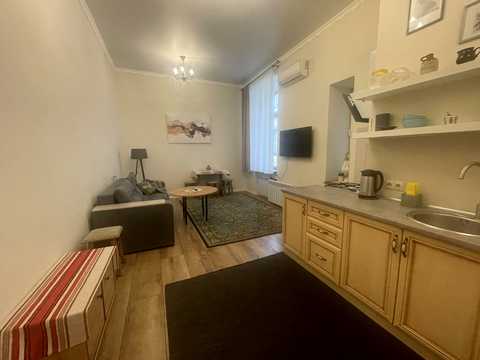 квартира за адресою Тарасівська вул., 8