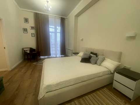квартира за адресою Тарасівська вул., 8