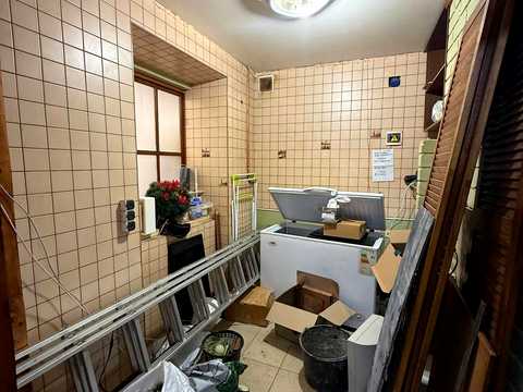 комерційна за адресою Краснова вул., 17