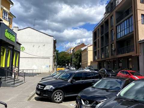 коммерческая по адресу Братьев Михновских ул. (Московская), 20