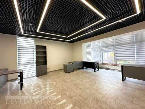 комерційна за адресою Товарна вул., 14а