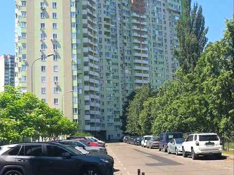паркомісце за адресою Михайла Донця вул., 2-Б