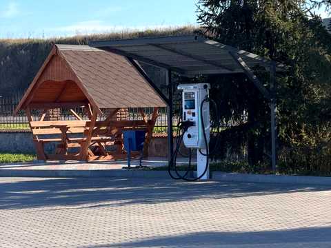 комерційна за адресою смт. Решетилівка, Базарна вул., 18