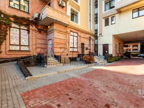 комерційна за адресою Круглоуніверситетська вул., 3-5