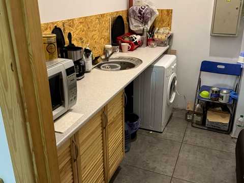 комерційна за адресою Героїв полку "Азов" вул. (Маршала Малиновського), 4-В