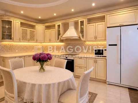 будинок за адресою Богатирська вул.
