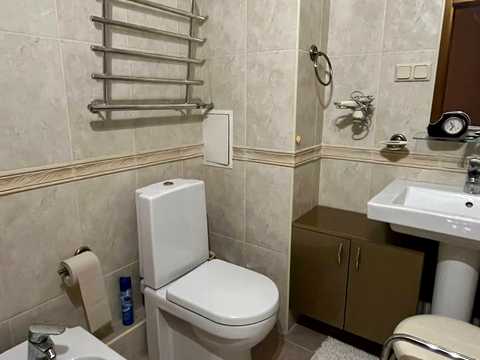 квартира за адресою Дніпровська набережна вул., 23