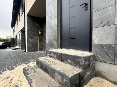 будинок за адресою Центральна вул., 5