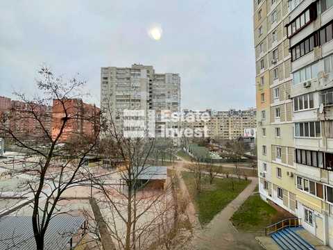 квартира за адресою Ревуцького вул., 18-А