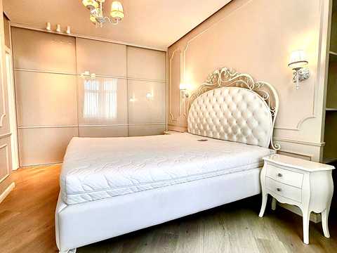 квартира за адресою Анни Ахматової вул., 22