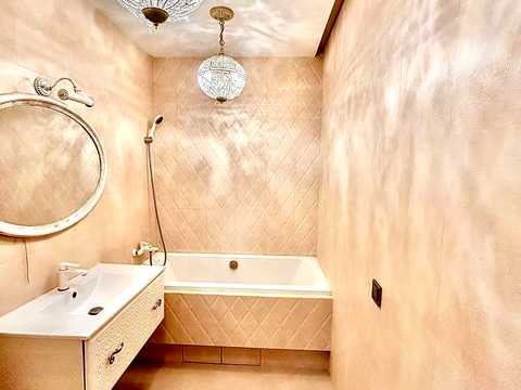 квартира за адресою Анни Ахматової вул., 22