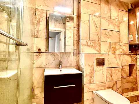 квартира за адресою Анни Ахматової вул., 22