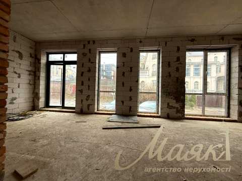 комерційна за адресою Болсуновська вул. (Сергія Струтинського), 13