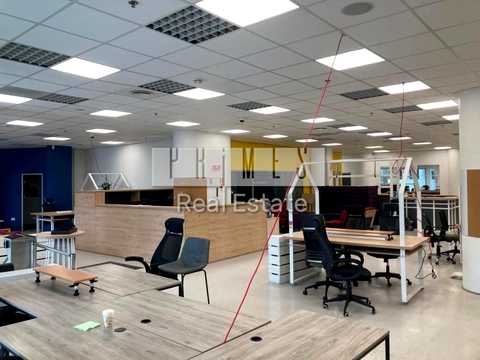 комерційна за адресою майдан Незалежності пл., 1