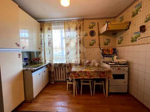 будинок за адресою с. Нова Буда, Травнева вул. (1 Травня)