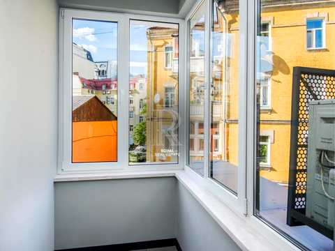 комерційна за адресою Саксаганського вул., 37-К