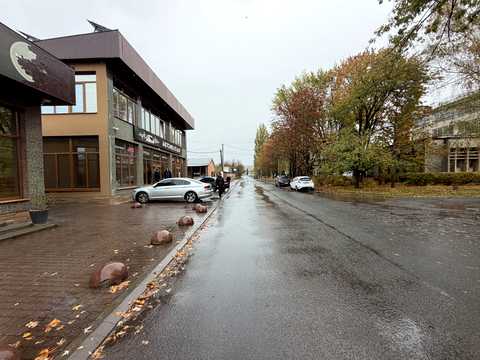 комерційна за адресою Проектна вул., 1