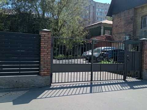 комерційна за адресою Дніпро, Батальйону "Дніпро" бульв., 9-А