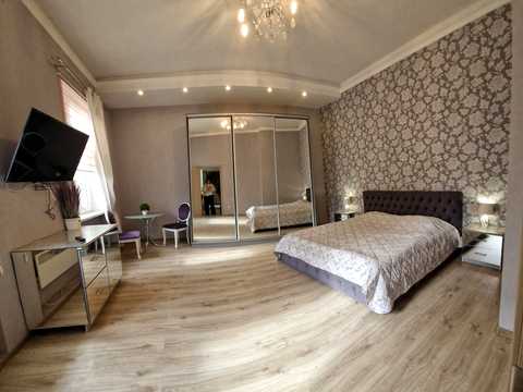 квартира за адресою Шота Руставелі вул., 8