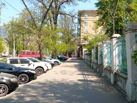 комерційна за адресою Дніпро, Батальйону "Дніпро" бульв., 9-А
