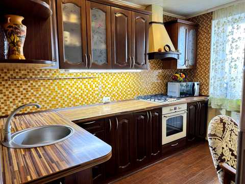 квартира за адресою Героїв просп., 12