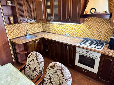 квартира за адресою Героїв просп., 12
