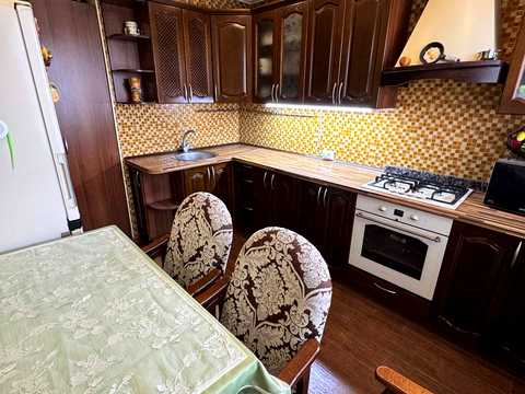 квартира за адресою Героїв просп., 12