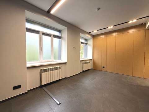 коммерческая по адресу Євгена Гуцала пер. (Кутузова), 3-А