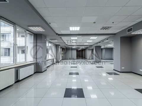 комерційна за адресою Антоновича вул. (Горького), 170/172
