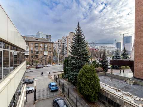комерційна за адресою Антоновича вул. (Горького), 170/172