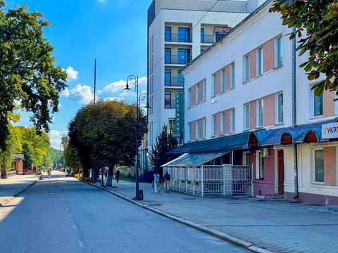 коммерческая по адресу Івана Франка ул., 48