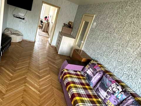квартира за адресою Космонавтів вул., 7а