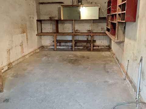 паркомісце за адресою Ужгород, Вілмоша Ковача вул. (Белінського), 17