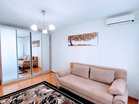 квартира за адресою Автозаводська вул., 81