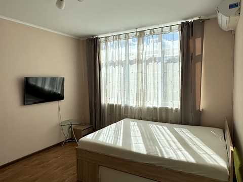 квартира по адресу Сім'ї Кульженків ул. (Петра Дегтяренка), 35
