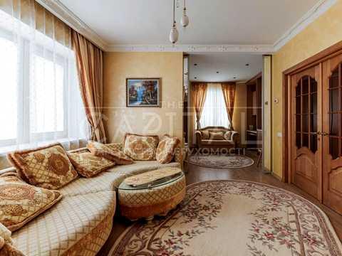 дом по адресу Киев, Богатырская ул.