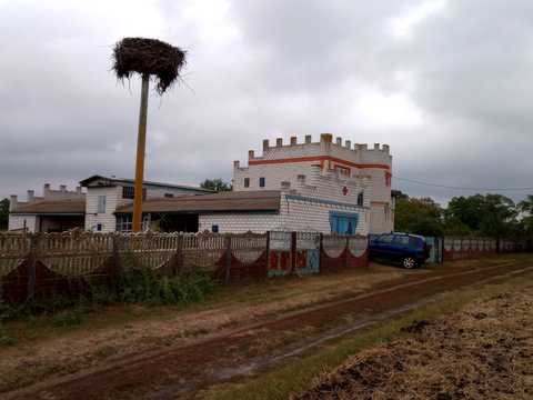дом по адресу центральна