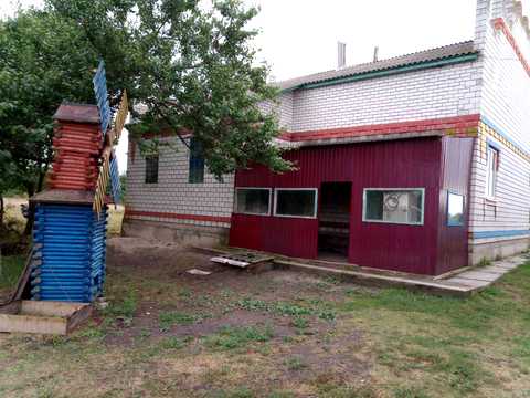 дом по адресу центральна