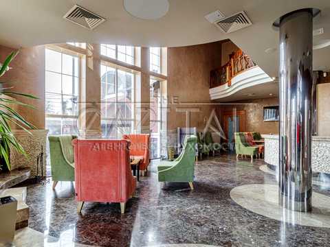 комерційна за адресою Садова вул., 62