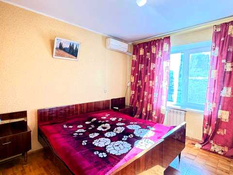 квартира за адресою Анни Ахматової вул., 4