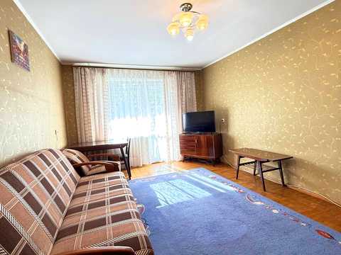 квартира за адресою Анни Ахматової вул., 4