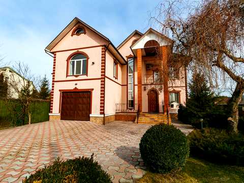 дом по адресу с. Петропавловская Борщаговка, Берегова