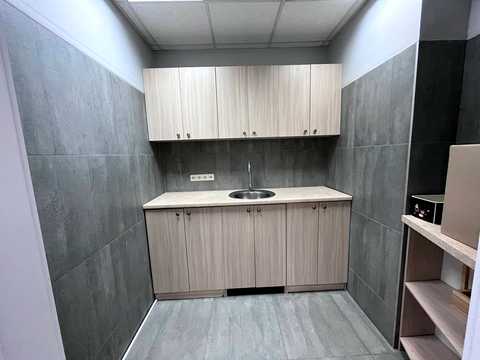 комерційна за адресою Іллінська вул., 8