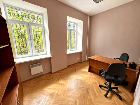 комерційна за адресою Георгіївський пров., 2